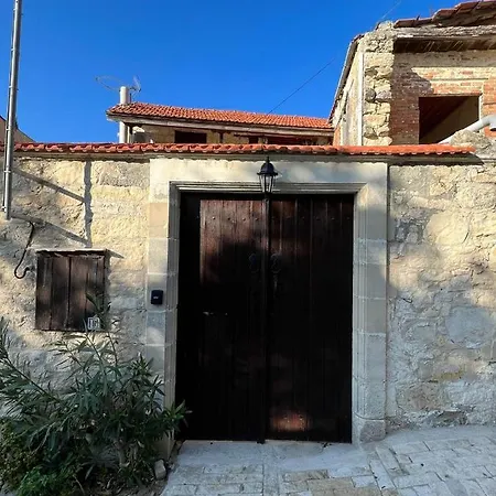 Stou Pavli Holiday home *